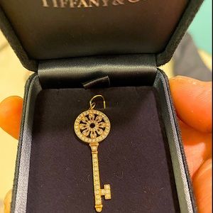 tiffany & co. 18k gold key pendant
